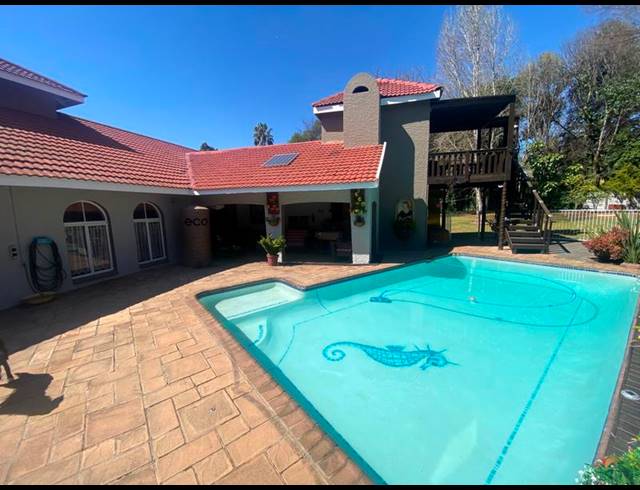 3 BEDROOM HOUSE FOR SALE IN CLUBVILLE